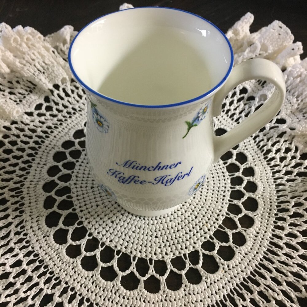 Eilles Design Annaburg Germany Porcelain Daisy Creamer Pitcher VTG